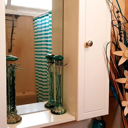 Warm, Cozy And Comfortable 阿德耶