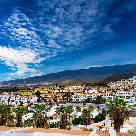 Warm, Cozy And Comfortable Адехе