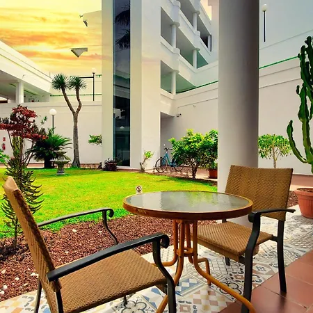 Warm, Cozy And Comfortable 阿德耶