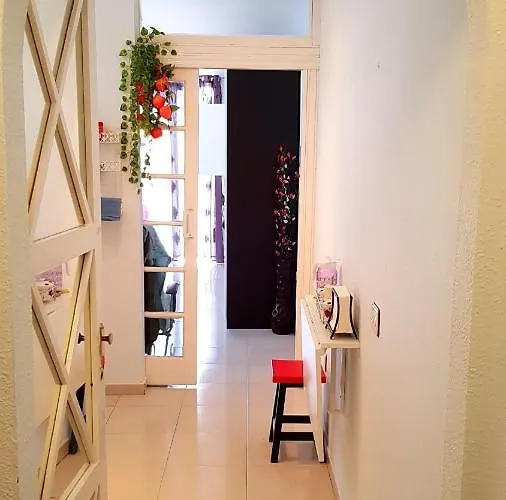 Warm, Cozy And Comfortable Адехе