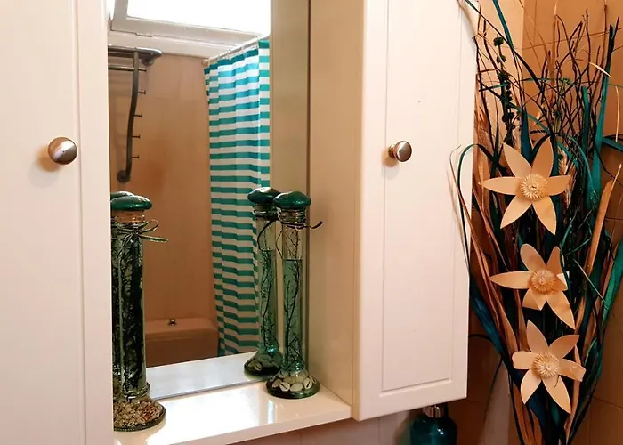 Warm, Cozy And Comfortable Адехе