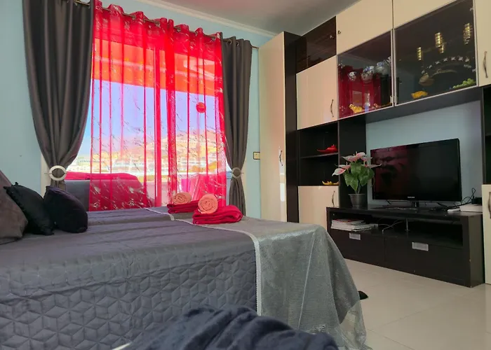 Апартаменты Warm, Cozy And Comfortable Адехе